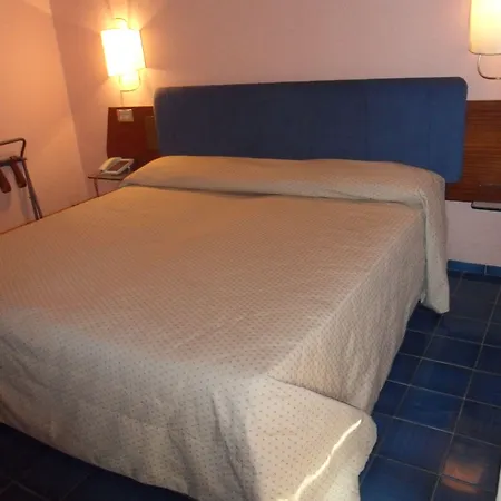 瑞真娜宫廷酒店 酒店