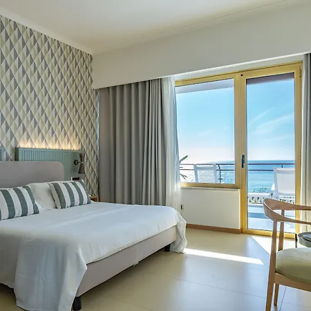 瑞真娜宫廷酒店 酒店