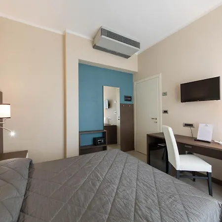 מלון Reginna Palace 4*