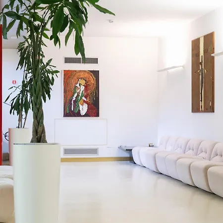 Reginna Palace מלון מאיורי