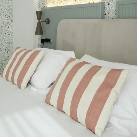Reginna Palace מלון 4*