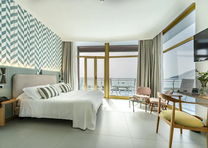 Reginna Palace Hotel 4*