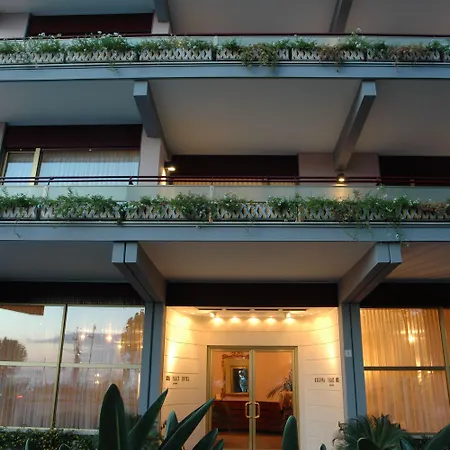 Reginna Palace Hotel 4*